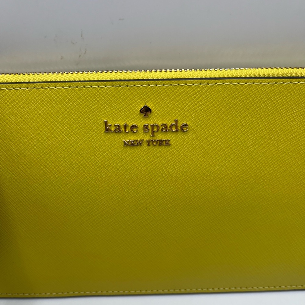 Kate Spade Lucy Medium L-Zip Saffiano Leather Wristlet in Lime Slice KD546 $139 - Picture 3 of 9